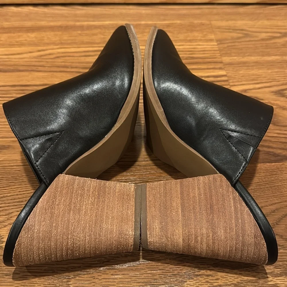 MAYA-PU ABOUND pointed block heels black mules. Size 9 1/2 M - Picture 10 of 14
